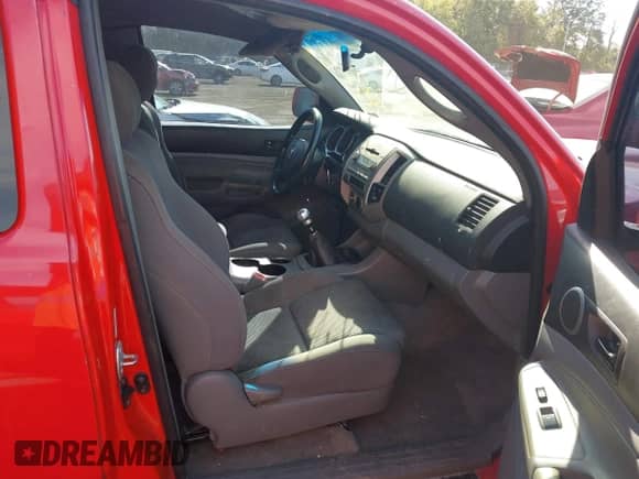 2006 Toyota Tacoma X-Runner z VIN 5TETU22N26Z149637, wystawiony jako IAAI lot #43365618 z przebiegiem 229 146 mil mil oraz . Historia ofert i sprzedaży dostępna na DreamBid. Obrazek 5.