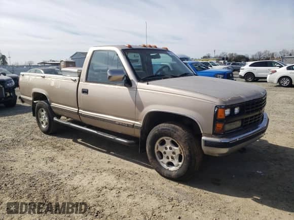 1988 Chevrolet Silverado 2500 with VIN 1GCFK24KXJE167188, listed as a Copart auction lot 47098455 with 350,419 mi miles and Salvage title. Bid and sale history available at DreamBid. Image 4.