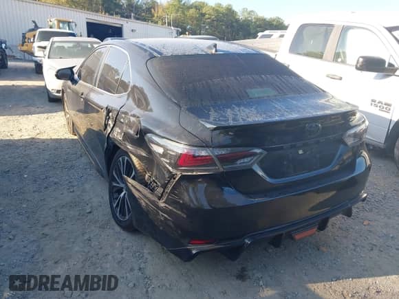 2020 Toyota Camry SE with VIN 4T1G11AK7LU927300, listed as a IAAI auction lot 43327703 with 109,497 mi miles and . Bid and sale history available at DreamBid. Image 3.