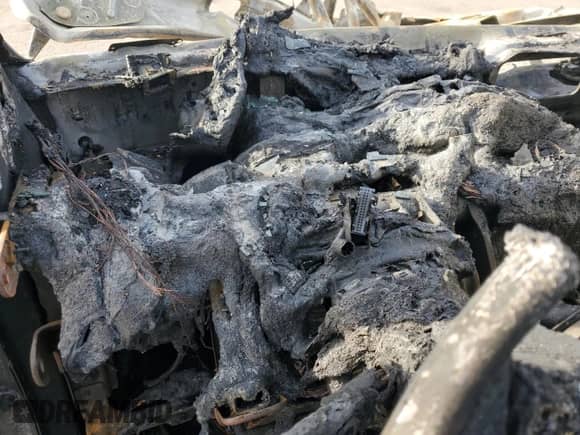 2015 Chevrolet Sonic LTZ с VIN 1G1JF6SB9F4217447, выставлен на аукционе Copart как лот 86148944 с пробегом Не указан миль и Списание • Salvage title. История ставок и продаж доступна на DreamBid. Изображение 9.