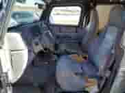 1998 Jeep Wrangler SE z VIN 1J4FY29P7WP709775, wystawiony jako Copart lot #87029025 z przebiegiem 138 808 mil mil oraz Czysty tytuł • Clean title. Historia ofert i sprzedaży dostępna na DreamBid. Obrazek 7.