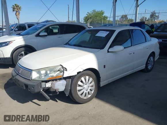 2004 Saturn L L300 1 z VIN 1G8JC54F44Y512417, wystawiony jako IAAI lot #42540395 z przebiegiem 65 267 mil mil oraz . Historia ofert i sprzedaży dostępna na DreamBid. Obrazek 2.
