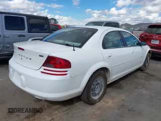 2005 Dodge Stratus SXT with VIN 1B3EL46X15N533429, listed as a IAAI auction lot 43321409 with 65,488 mi miles and . Bid and sale history available at DreamBid. Image 4.