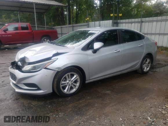 2017 Chevrolet Cruze LT z VIN 1G1BE5SM1H7100367, wystawiony jako Copart lot #65523495 z przebiegiem 183 592 mil mil oraz Szkoda całkowita • Salvage title. Historia ofert i sprzedaży dostępna na DreamBid. Obrazek 1.