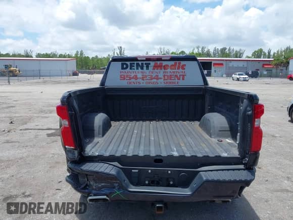 2022 Chevrolet Silverado 1500 High Country с VIN 2GCUDJED1N1513549, выставлен на аукционе IAAI как лот 42758456 с пробегом 66 337 миль миль и . История ставок и продаж доступна на DreamBid. Изображение 17.