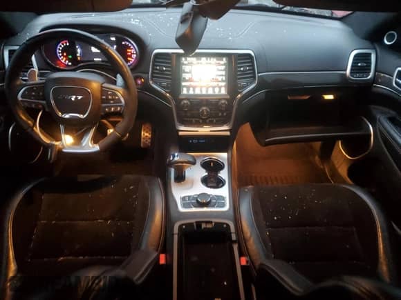 2015 Jeep Grand Cherokee SRT z VIN 1C4RJFDJ8FC854980, wystawiony jako Copart lot #87091944 z przebiegiem 106 570 mil mil oraz Szkoda całkowita • Salvage title. Historia ofert i sprzedaży dostępna na DreamBid. Obrazek 8.