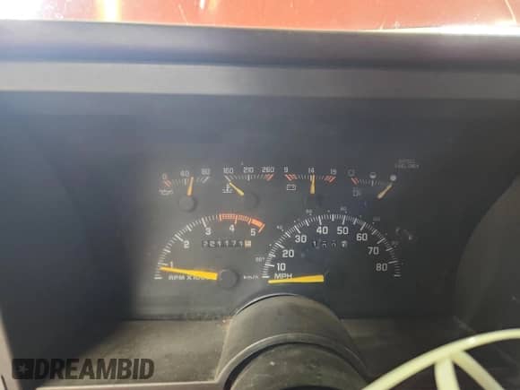 1994 Chevrolet Silverado 2500 z VIN 1GCGC29F0RE151851, wystawiony jako Copart lot #59092185 z przebiegiem 221 171 mil mil oraz Szkoda całkowita • Salvage title. Historia ofert i sprzedaży dostępna na DreamBid. Obrazek 9.
