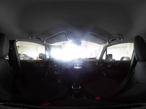 2018 Jeep Renegade Latitude with VIN ZACCJABBXJPH21386, listed as a IAAI auction lot 43027227 with 17,531 mi miles and . Bid and sale history available at DreamBid. Image 19.
