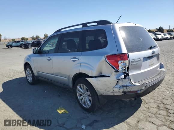 2013 Subaru Forester X Premium z VIN JF2SHADC8DH421176, wystawiony jako Copart lot #81766085 z przebiegiem 119 778 mil mil oraz Szkoda całkowita • Salvage title. Historia ofert i sprzedaży dostępna na DreamBid. Obrazek 2.