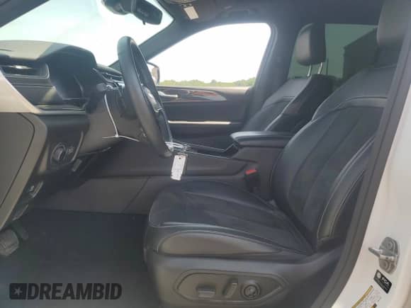 2022 Jeep Grand Cherokee Laredo z VIN 1C4RJHAG9N8572532, wystawiony jako Copart lot #61242175 z przebiegiem 45 363 mil mil oraz Szkoda całkowita • Salvage title. Historia ofert i sprzedaży dostępna na DreamBid. Obrazek 7.