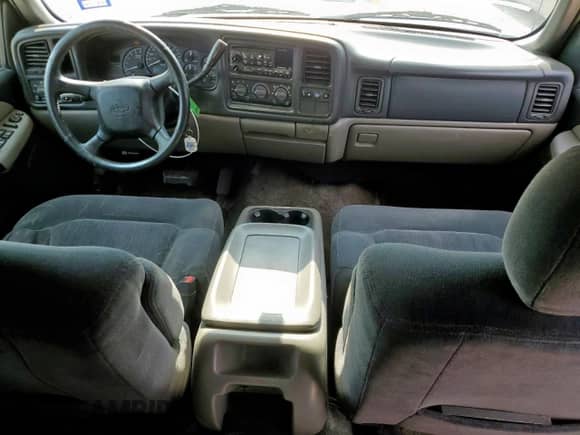 2002 Chevrolet Suburban LT с VIN 1GNEC16Z52J125301, выставлен на аукционе Copart как лот 69219085 с пробегом 272 829 миль миль и Списание • Salvage title. История ставок и продаж доступна на DreamBid. Изображение 8.