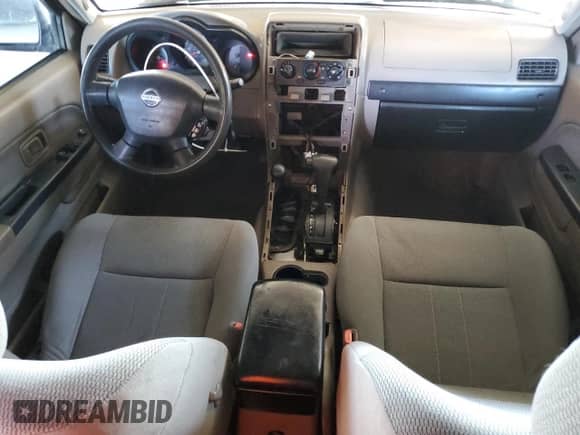 2003 Nissan Frontier XE z VIN 1N6ED27Y83C444714, wystawiony jako Copart lot #64688395 z przebiegiem 190 898 mil mil oraz Czysty tytuł • Clean title. Historia ofert i sprzedaży dostępna na DreamBid. Obrazek 8.