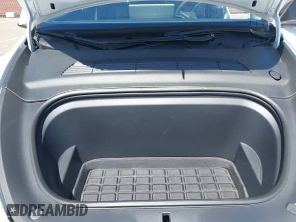 2022 Tesla Model Y Long Range z VIN 7SAYGDEE3NF545146, wystawiony jako IAAI lot #42724193 z przebiegiem Nie podano mil oraz . Historia ofert i sprzedaży dostępna na DreamBid. Obrazek 10.