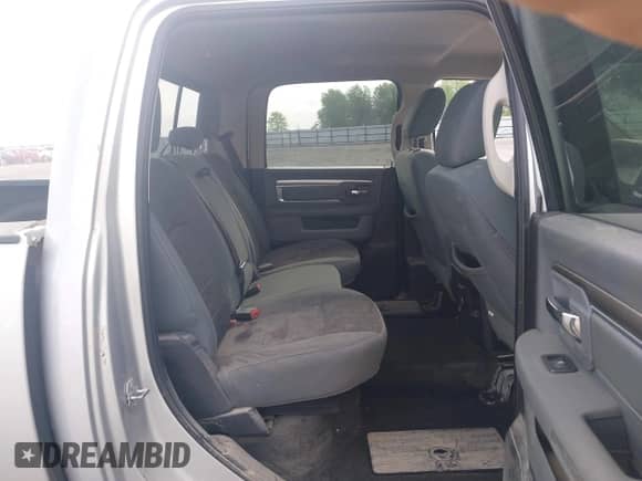 2017 Ram 1500 Big Horn z VIN 3C6RR6LTXHG734388, wystawiony jako IAAI lot #42002529 z przebiegiem 128 857 mil mil oraz . Historia ofert i sprzedaży dostępna na DreamBid. Obrazek 8.