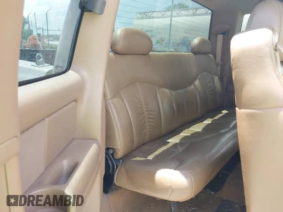 2000 Chevrolet Silverado 2500 LS with VIN 1GCGK29U8YE215392, listed as a IAAI auction lot 42820131 with Not provided miles and . Bid and sale history available at DreamBid. Image 8.