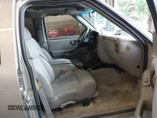2005 Chevrolet Blazer LS с VIN 1GNCS13X85K109329, выставлен на аукционе IAAI как лот 43278597 с пробегом 160 183 миль миль и . История ставок и продаж доступна на DreamBid. Изображение 5.