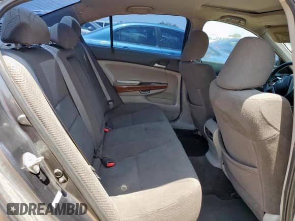 2011 Honda Accord EX z VIN 1HGCP3F72BA027911, wystawiony jako Copart lot #58446935 z przebiegiem 162 068 mil mil oraz Czysty tytuł • Clean title. Historia ofert i sprzedaży dostępna na DreamBid. Obrazek 10.