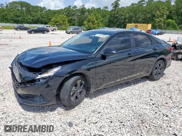2022 Hyundai Elantra SEL with VIN KMHLM4AG0NU244635, listed as a Copart auction lot 61422495 with 30,056 mi miles and Salvage title. Bid and sale history available at DreamBid. Image 1.
