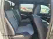 2022 Toyota Tacoma SR z VIN 3TYCZ5AN5NT099109, wystawiony jako Copart lot #70888475 z przebiegiem 100 190 mil mil oraz Szkoda całkowita • Salvage title. Historia ofert i sprzedaży dostępna na DreamBid. Obrazek 10.