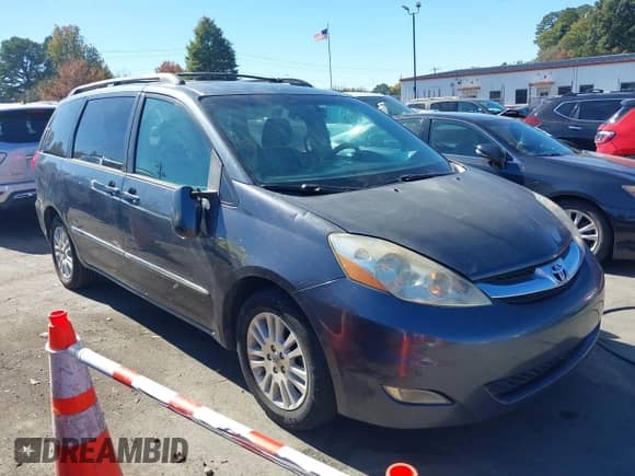 2009 Toyota Sienna XLE z VIN 5TDZK22C39S266837, wystawiony jako IAAI lot #43502004 z przebiegiem 241 252 mil mil oraz . Historia ofert i sprzedaży dostępna na DreamBid. Obrazek 1.