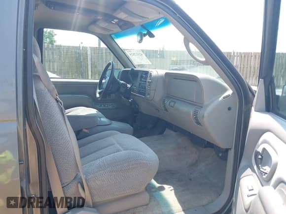 1999 Chevrolet Suburban с VIN 1GFNK16RXXJ446801, выставлен на аукционе IAAI как лот 42412825 с пробегом 210 449 миль миль и . История ставок и продаж доступна на DreamBid. Изображение 5.