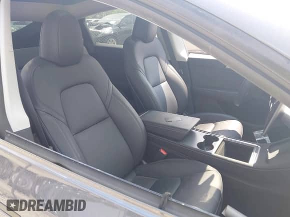 2023 Tesla Model Y Long Range с VIN 7SAYGDEE7PA164500, выставлен на аукционе IAAI как лот 42927626 с пробегом 31 959 миль миль и . История ставок и продаж доступна на DreamBid. Изображение 5.
