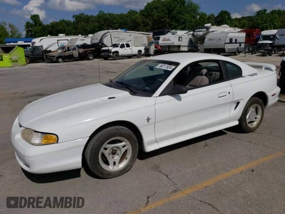 1996 Ford Mustang z VIN 1FALP4041TF206244, wystawiony jako Copart lot #56311934 z przebiegiem 123 572 mil mil oraz Szkoda całkowita • Salvage title. Historia ofert i sprzedaży dostępna na DreamBid. Obrazek 1.