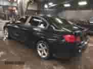 2013 BMW 3 Series 328i xDrive z VIN WBA3B3G53DNR80324, wystawiony jako IAAI lot #41490385 z przebiegiem 177 026 mil mil oraz . Historia ofert i sprzedaży dostępna na DreamBid. Obrazek 3.