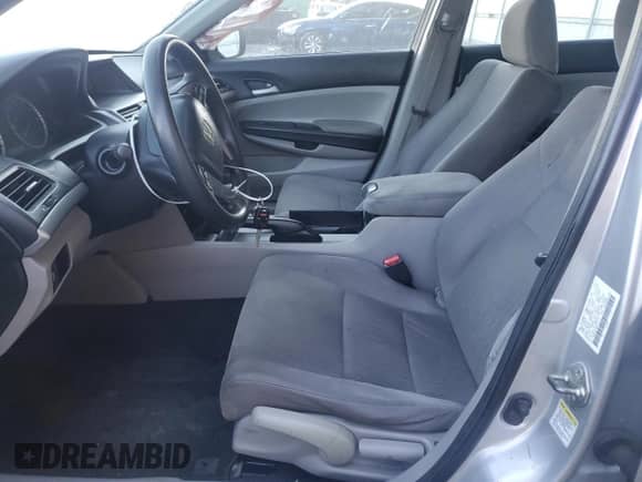 2012 Honda Accord LX с VIN 1HGCP2F39CA181413, выставлен на аукционе Copart как лот 70755935 с пробегом 180 199 миль миль и Списание • Salvage title. История ставок и продаж доступна на DreamBid. Изображение 7.