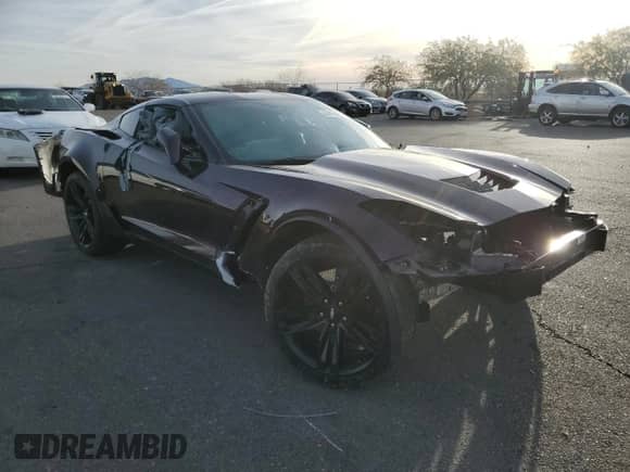 2017 Chevrolet Corvette Grand Sport 2LT z VIN 1G1YX2D75H5120935, wystawiony jako Copart lot #84403624 z przebiegiem Nie podano mil oraz Szkoda całkowita • Salvage title. Historia ofert i sprzedaży dostępna na DreamBid. Obrazek 4.