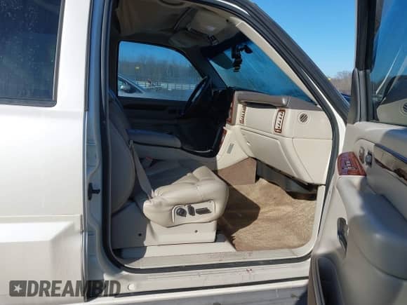 2002 Cadillac Escalade с VIN 1GYEK63N12R274648, выставлен на аукционе IAAI как лот 41404932 с пробегом 216 194 миль миль и . История ставок и продаж доступна на DreamBid. Изображение 5.