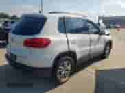 2017 Volkswagen Tiguan S с VIN WVGAV7AX7HK033776, выставлен на аукционе Copart как лот 70496165 с пробегом 74 367 миль миль и Списание • Salvage title. История ставок и продаж доступна на DreamBid. Изображение 3.
