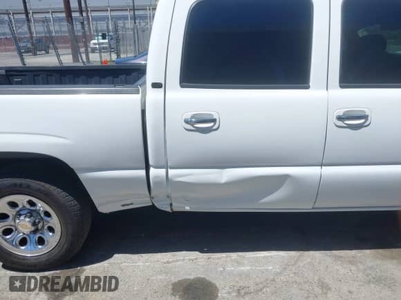 2006 Chevrolet Silverado 1500 LT1 с VIN 2GCEC13Z761282311, выставлен на аукционе IAAI как лот 42820525 с пробегом 159 845 миль миль и . История ставок и продаж доступна на DreamBid. Изображение 6.