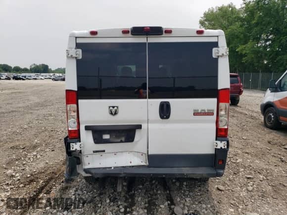 2018 Ram ProMaster Cargo с VIN 3C6TRVAG0JE105777, выставлен на аукционе Copart как лот 59275425 с пробегом 88 284 миль миль и Списание • Salvage title. История ставок и продаж доступна на DreamBid. Изображение 6.