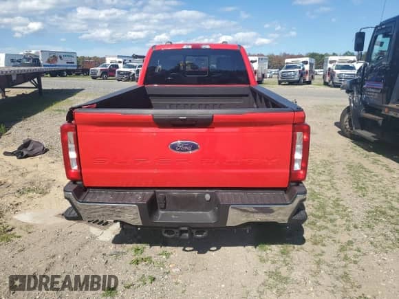 2023 Ford F-250 XL z VIN 1FT8X2BA3PEC01825, wystawiony jako Copart lot #65208845 z przebiegiem 29 583 mil mil oraz Szkoda całkowita • Salvage title. Historia ofert i sprzedaży dostępna na DreamBid. Obrazek 6.