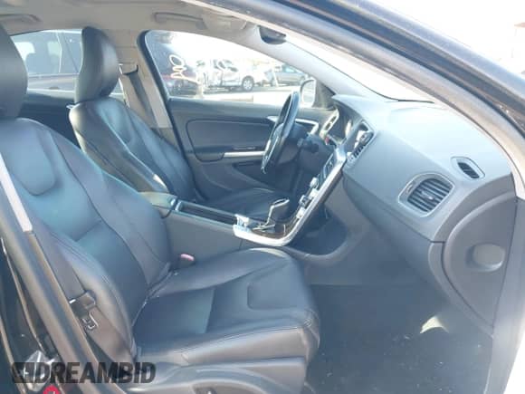 2015 Volvo S60 T5 Premier с VIN YV1612TK9F2362559, выставлен на аукционе IAAI как лот 43408950 с пробегом 152 263 миль миль и . История ставок и продаж доступна на DreamBid. Изображение 5.