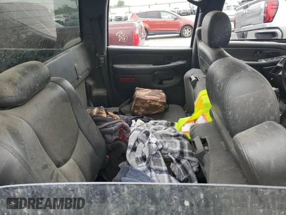 2006 Chevrolet Silverado 3500 SRW Wrk Trk с VIN 1GCHK33D36F199855, выставлен на аукционе Copart как лот 63666395 с пробегом Не указан миль и Списание • Salvage title. История ставок и продаж доступна на DreamBid. Изображение 10.