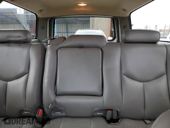 2003 Chevrolet Suburban LT with VIN 1GNGK26U03R264695, listed as a Copart auction lot 49988335 with 213,791 mi miles and Salvage title. Bid and sale history available at DreamBid. Image 10.