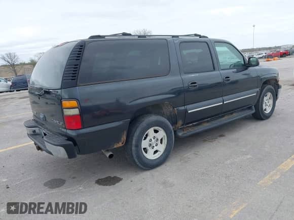 2004 Chevrolet Suburban LS with VIN 1GNEC16T54J171466, listed as a IAAI auction lot 42110043 with 195,001 mi miles and . Bid and sale history available at DreamBid. Image 4.