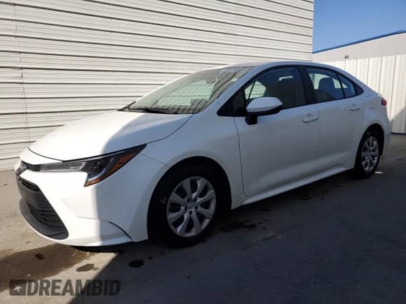 2024 Toyota Corolla LE with VIN 5YFB4MDE4RP137617, listed as a Copart auction lot 86062395 with 21,847 mi miles and Non repairable. Bid and sale history available at DreamBid. Image 1.