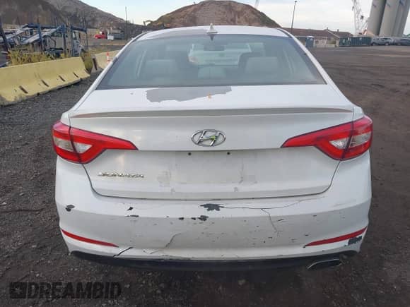 2017 Hyundai Sonata SE z VIN 5NPE24AF9HH491726, wystawiony jako IAAI lot #43456094 z przebiegiem 192 354 mil mil oraz . Historia ofert i sprzedaży dostępna na DreamBid. Obrazek 6.