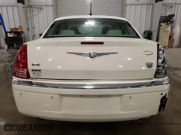2008 Chrysler 300 C with VIN 2C3LK63H78H120899, listed as a Copart auction lot 44246265 with 147,844 mi miles and Salvage title. Bid and sale history available at DreamBid. Image 6.