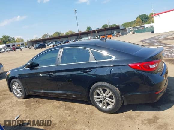 2017 Hyundai Sonata 2.4L с VIN 5NPE24AF5HH567703, выставлен на аукционе IAAI как лот 43232487 с пробегом 45 699 миль миль и . История ставок и продаж доступна на DreamBid. Изображение 14.