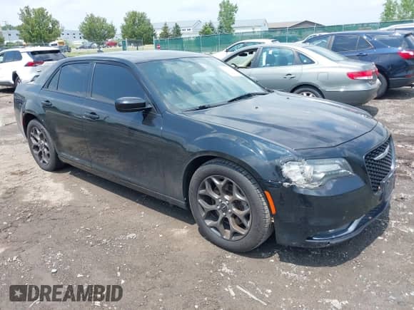 2015 Chrysler 300 S с VIN 2C3CCAGG5FH797545, выставлен на аукционе IAAI как лот 42615328 с пробегом 168 582 миль миль и . История ставок и продаж доступна на DreamBid. Изображение 1.