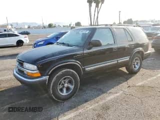2000 Chevrolet Blazer LT с VIN 1GNCS13W7Y2173339, выставлен на аукционе Copart как лот 65621135 с пробегом 141 725 миль миль и Списание • Salvage title. История ставок и продаж доступна на DreamBid. Изображение 1.
