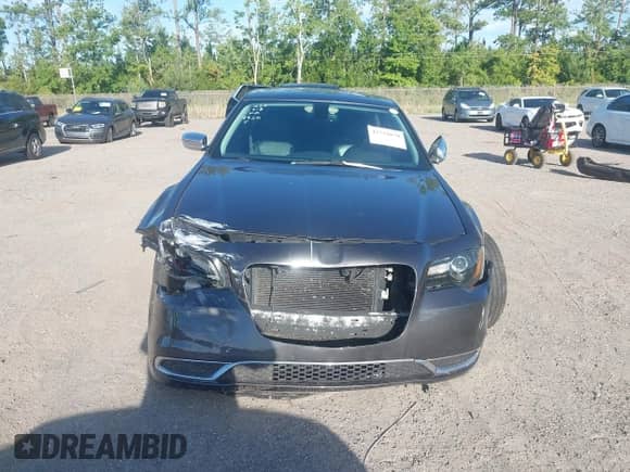 2016 Chrysler 300 C с VIN 2C3CCAEG3GH189950, выставлен на аукционе IAAI как лот 42734670 с пробегом 114 037 миль миль и . История ставок и продаж доступна на DreamBid. Изображение 12.