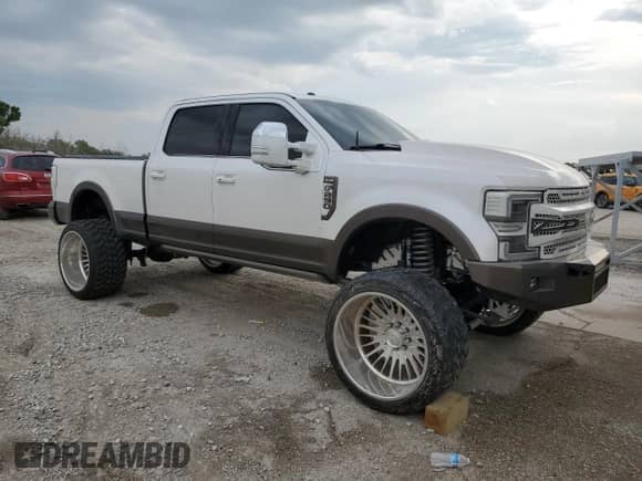 2017 Ford F-250 Lariat with VIN 1FT7W2BT2HED07765, listed as a Copart auction lot 80621475 with 88,192 mi miles and Clean title. Bid and sale history available at DreamBid. Image 4.