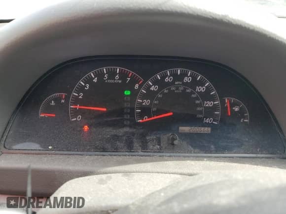 2005 Toyota Camry LE z VIN 4T1BE30K55U535592, wystawiony jako Copart lot #54072825 z przebiegiem 200 666 mil mil oraz Czysty tytuł • Clean title. Historia ofert i sprzedaży dostępna na DreamBid. Obrazek 9.