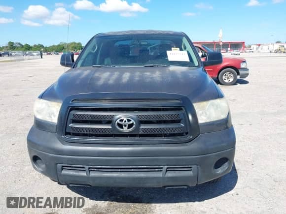2012 Toyota Tundra z VIN 5TFRU5F19CX026861, wystawiony jako IAAI lot #41827542 z przebiegiem 135 428 mil mil oraz . Historia ofert i sprzedaży dostępna na DreamBid. Obrazek 12.