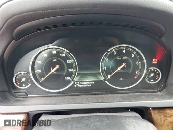2015 BMW 7 Series 740Li xDrive с VIN WBAYF4C50FGS99227, выставлен на аукционе Copart как лот 85001735 с пробегом Не указан миль и Списание • Salvage title. История ставок и продаж доступна на DreamBid. Изображение 9.